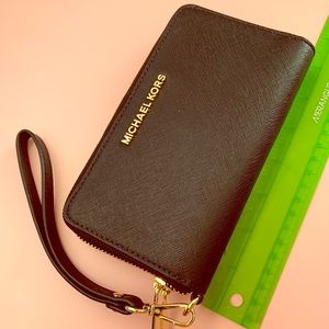 Michael Kors wristlet